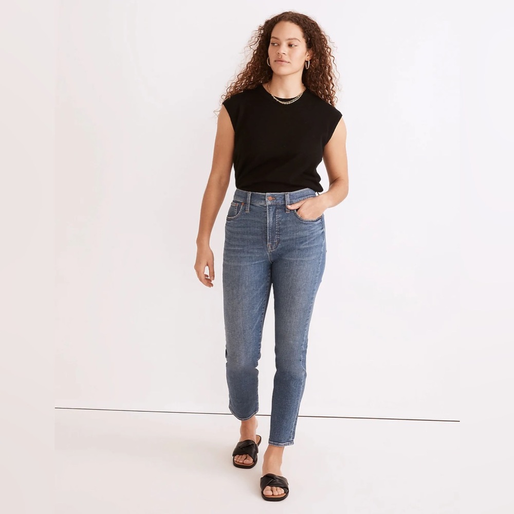Madewell The Perfect Vintage Jean in Finney Wash - 26